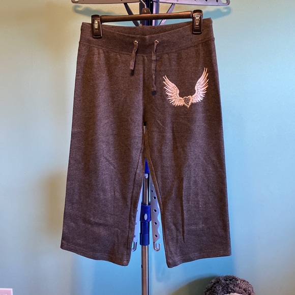 NWOT Like An Angel Vintage Juniors Large Short Sleeved Hoodie & Capri Pants Set - Picture 11 of 15